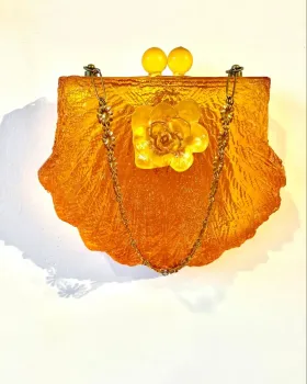 Shell in Orange